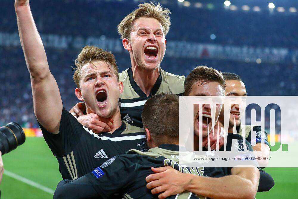 Champions League 2018 2019 Juventus v AFC Ajax 16 04 2019 Voetbal Juventus v Ajax Turijn Champions League 2018 2019 Matthijs de Ligt of Ajax Frenkie de Jong of Ajax Joel Veltman of Ajax