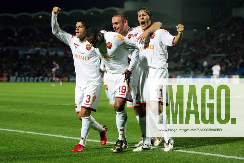 Torjubel AS Rom, v.li.: Cicinho, Julio Baptista, Daniele De Rossi und Rodrigo Taddei - (pan28162) Fußball EC 1 Herren Champions League 2008 2009, Roma Gruppe Bordeaux Freude,