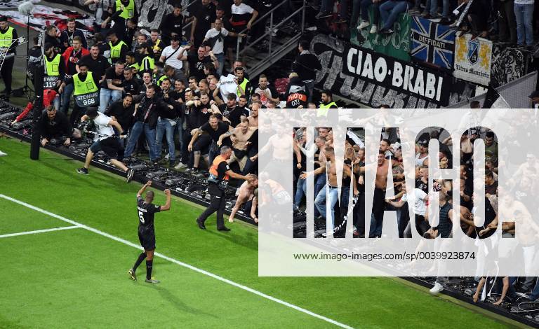 Soccer UEFA Europa League 1 4 Final Eintracht Frankfurt Benfica Lisbon v l Gelson Fernandes Eintracht Frankfurt cheers on Frankfurt am Main after the end of the game