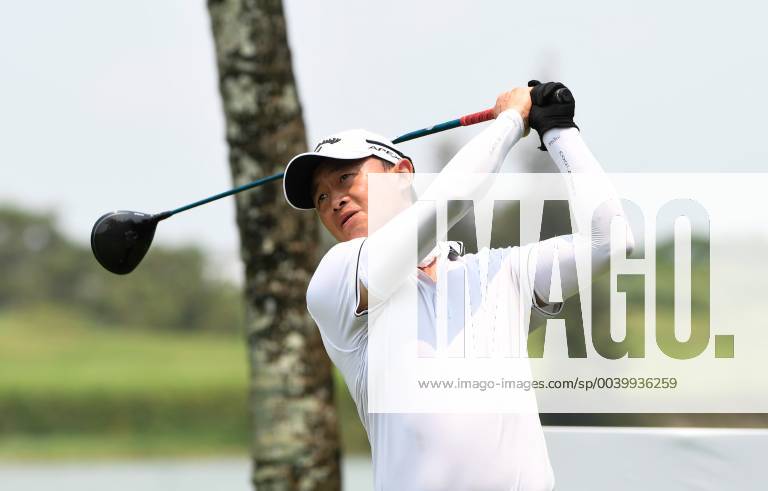 (190420) -- BOAO, April 20, 2019 (Xinhua) -- Huang Wenyi of China tees off on the 11th hole during the third round of the Boao Open in Boao, south China s Hainan Province, on April 20, 2019. The 2019 China Tour s Boao Open is held from April 15 to 21. (Xinhua Yang Guanyu) (SP)CHINA-BOAO-GOLF-CHINA TOUR-BOAO OPEN (CN)