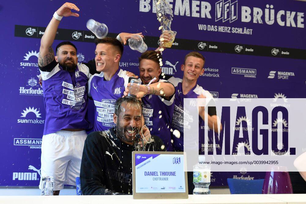 Football 3 League 34 Matchday VfL Osnabrück VfR Aalen on 20 04 2019 at the Bremer Brücke in Osnabrück Beer shower for coach Daniel Thioune Osnabrueck in the press conference of Marcos Alvarez Osnabrueck Thomas Konrad Osnabrueck and Alexander Dercho Osnabrueck MT