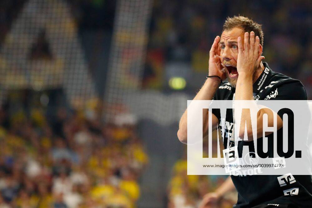 Rhein Neckar Loewen vs SG Flensburg Handewitt 21 04 2019 SAP Arena in Mannheim DKB Handball Bundesliga coach Maik Machulla Flensburg action single picture gesture gesture gesture gesture mimic strong facial expression emotion