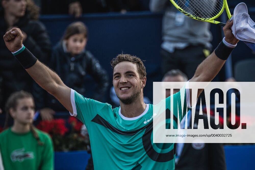 Barcelona, Catalonia, Spain - JAN-LENNARD STRUFF (GER) celebrates his victory against Stefanos Tsitsipas (GRE) during Day 4 of the Barcelona Open Banc Sabadell 2019. Struff vs Tsitsipas - Round 3 Barcelona Open - ZUMAo105 20190425_zap_o105_045