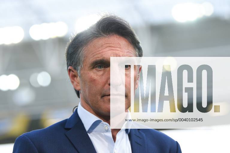 Football 1 Bundesliga TSG 1899 Hoffenheim VfL Wolfsburg v l Bruno Labbadia Trainer VfL Wolfsburg DFL regulations prohibit any use of photographs as image sequences and or quasi video 1 Fussball Bundesliga TSG 1899 Hoffenheim VfL Wolfsburg Sinsheim