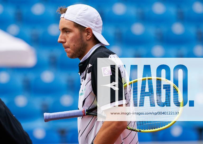 Jan-Lennard STRUFF (GER) in action in his match against Thiago MONTEIRO (BRA). Jan-Lennard STRUFF (GER) lost 1-6,1-6 at the Tennis BMW International Open by FWU , ATP Tennis Herren in Munich , April 30, 2019. Photographer: Peter Schatz