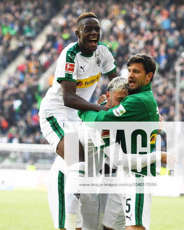 Soccer 1 BL Season 2018 2019 Matchday 32 Borussia Mönchengladbach vs TSG 1899 Hoffenheim 04 05 2019 Stadium in Borussia Park Mönchengladbach Denis Zakaria Josip Drmic Tobias Strobl all Borussia Mönchengladbach cheering for goal