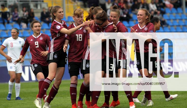 Albena(Bulgaria) England-Germany UEFA U17 U 17 Under 17 European Championship EM Europameisterschaft women s football Sofie Weidauer,Jule Brand,Natasha Kowalski,Julia Pollak ,Nicole Woldmann,Lisanne Gräwe Germany celebration :