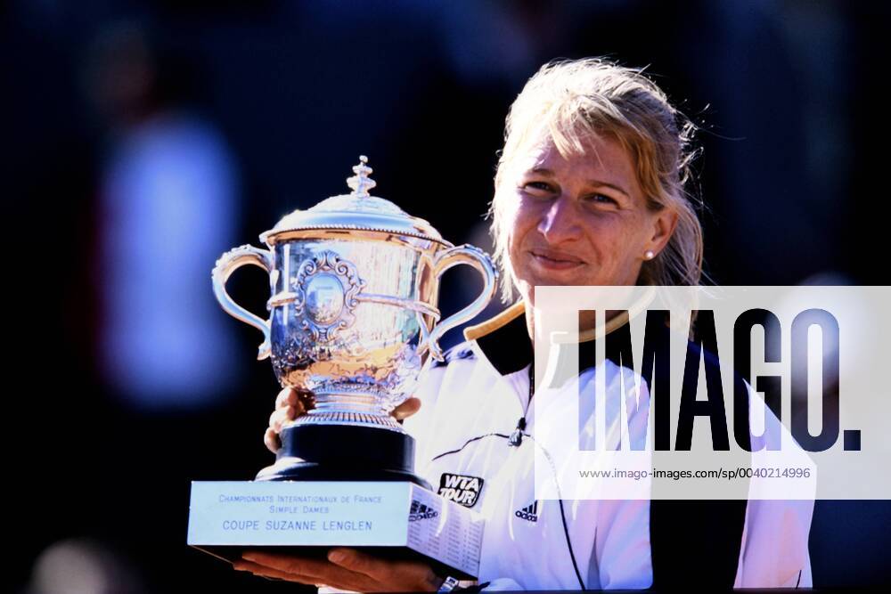 GRAF Steffi Stefanie GER Winner Womens Final against HINGIS Martina Tennis Roland Garros Grand Slam 1999 in Paris on 05 June 1999 in Paris