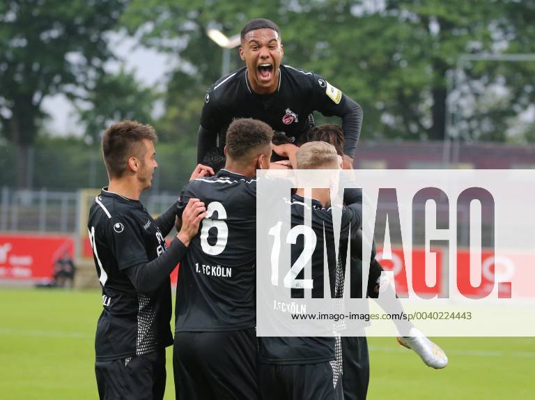 Regionalliga West Season 2018 2019 32 Matchday 06 05 2019 Fortuna Düsseldorf II 1 FC Köln II Jubelnde Kölner nach dem 1 0 by Sven Sonnenberg concealed vl Adrian Szöke Nikolas Nartey Chris Führig and Ismael Jakobs above