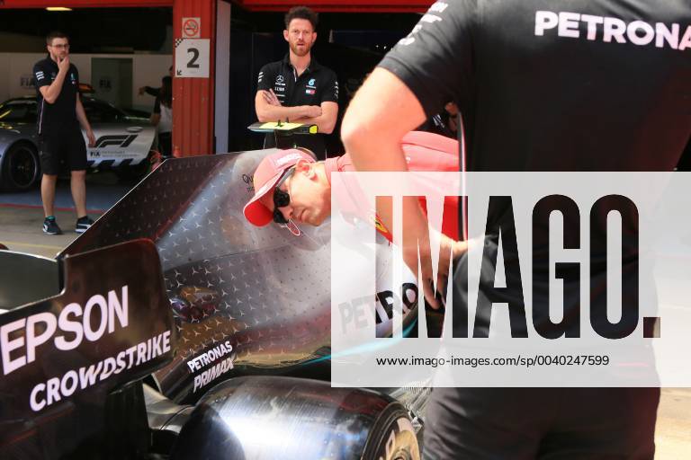 9th May 2019, Circuit de Barcelona-Catalunya, Barcelona, Spain; Formula One Grand Prix of Spain, driver arrivals and press conference PK Pressekonferenz Scuderia Ferrari, Sebastian Vettel checks out the rear of the Mercedes ActionPlus12132566 Octane