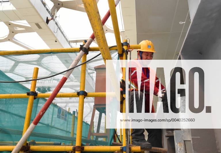 (190510) -- BEIJING, May 10, 2019 (Xinhua) -- Photo taken on May 9, 2019 shows the construction site of the National Aquatics Center, the venue for curling events of the 2022 Winter Olympic Games Olympische Spiele Olympia OS in Beijing, China. According to an exclusive interview on Thursday with Xu Zhijun, deputy secretary of the Beijing Organizing Committee for the 2022 Olympic and Paralympic Winter games Winterspiele Spiele Summer games the preparation work is so far going smoothly in terms of many aspects such as infrastructure construction projects, as there are 1,000 days left until the 2022 Beijing Winter Olympics begin. (Xinhua Ren Chao) (SP)CHINA-BEIJING-BEJING 2022 OLYMPIC GAMES-VENEUS-CONSTRUCTION SITE (CN)