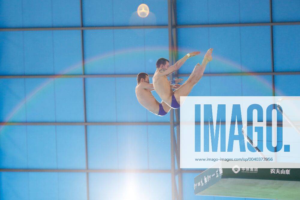 London, England, United Kingdom - Victor MINIBEAV and Aleksandr BONDAR of Russia compete in the men s 10m synchro final during the last meeting of the FINA Diving World Series 2019 in London Aquatic Centre at the Queen Elizabeth II Olympic Park on May 17, 2019 in London, England. FINA CNSG Diving World Series - Day One - ZUMAn230 20190517_zaa_n230_181