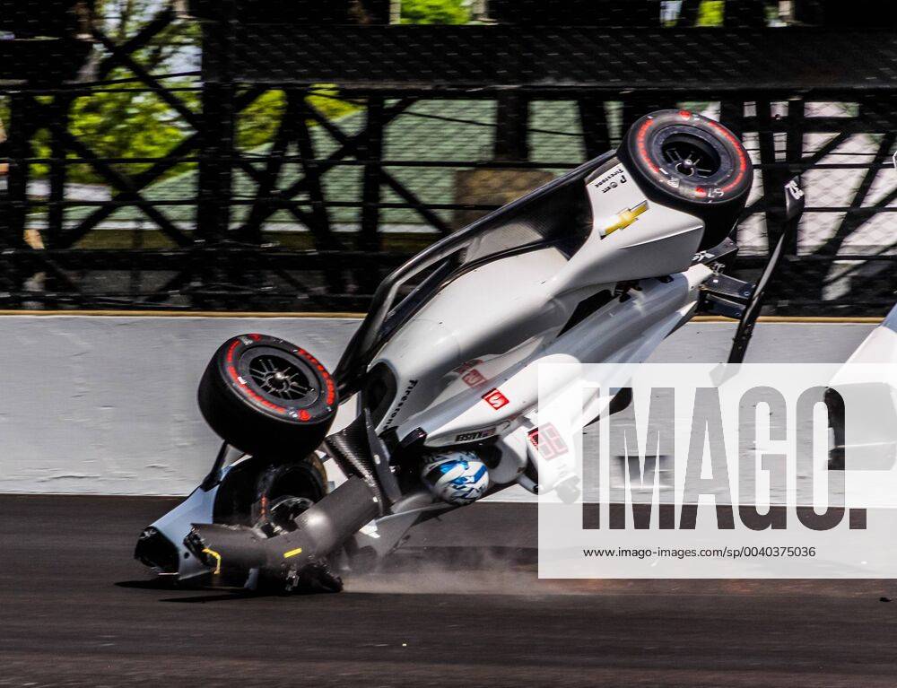 KW20 Kyle Kaiser crashes exiting turn 3 during practice for the 2019 Indianapolis 500. Kaiser was unhurt, on May 17, 2019 in Indianapolis, Indiana. IND2019051702 BILLxCOONS