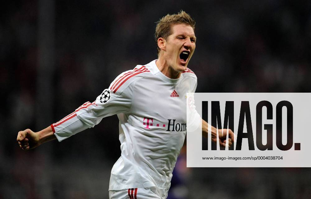Bastian Schweinsteiger (Bayern) - Torjubel - Fußball EC 1 Herren Champions League 2008 2009, FC Bayern München Einzelbild München Freude, Begeisterung,