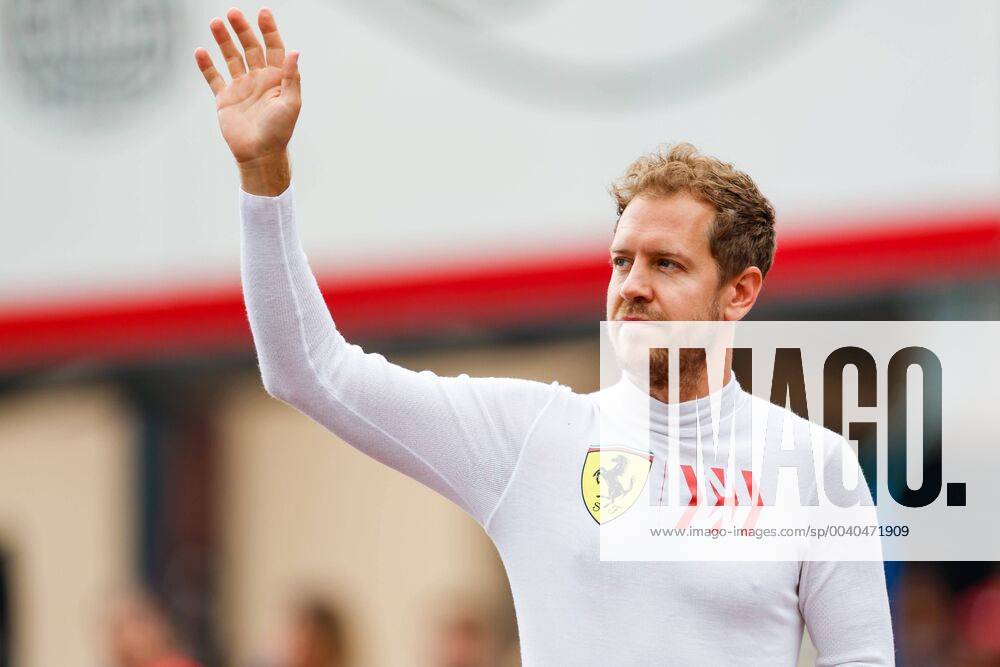 Sebastian Vettel Scuderia Ferrari Mission Winnow waves to the fans, Monaco Grand Prix 2019, Motorsport, Formula 1, 23 05 2019, Monaco Grand Prix 2019, Motorsport, Formula 1