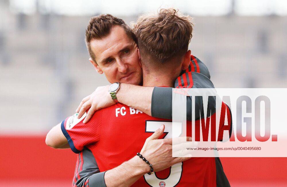 FC Bayern BJ is Champion of the BJ Bundesliga South Southwest Here Cheer Coach Miro Klose and his player Leon Fust Football FC Bayern Campus B Juniors Bundesliga 25 05 2019 FC Bayern BJ FC Ingolstadt 04 BJ