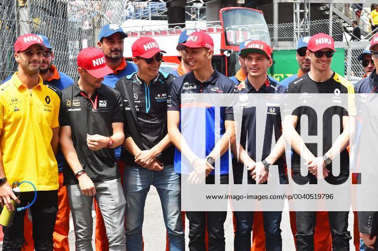 Formula 1 FIA, 2019 Monaco Grand Prix Race, v l Tribute to Niki Lauda, Formula 1 Driver with Niki Lauda Cap Monte Carlo eel-fotografie Eberhard Krieger