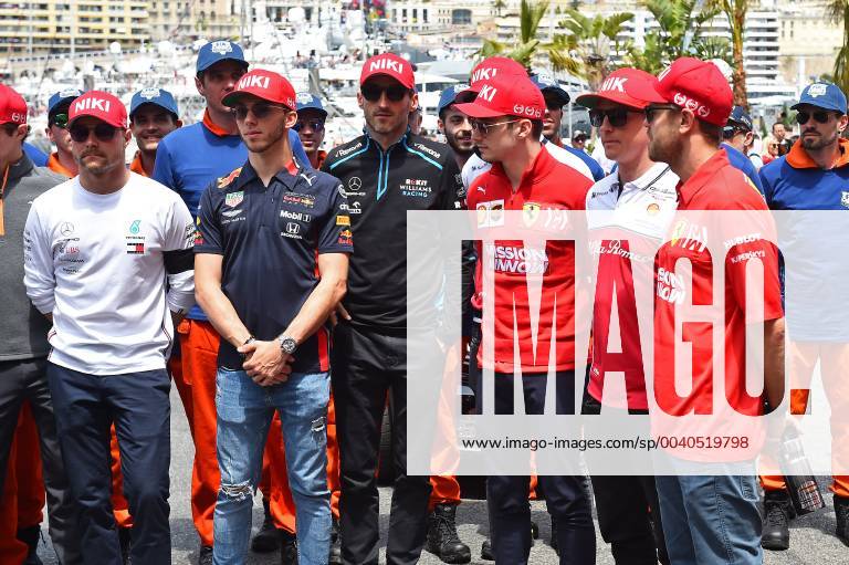 Formula 1 FIA, 2019 Monaco Grand Prix Race, v l Tribute to Niki Lauda, Formula 1 Driver with Niki Lauda Cap Monte Carlo eel-fotografie Eberhard Krieger