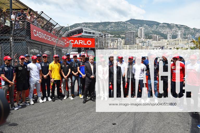 Formula 1 FIA, 2019 Monaco Grand Prix Race, v l Tribute to Niki Lauda, Formula 1 Driver with Niki Lauda Cap Monte Carlo eel-fotografie Eberhard Krieger