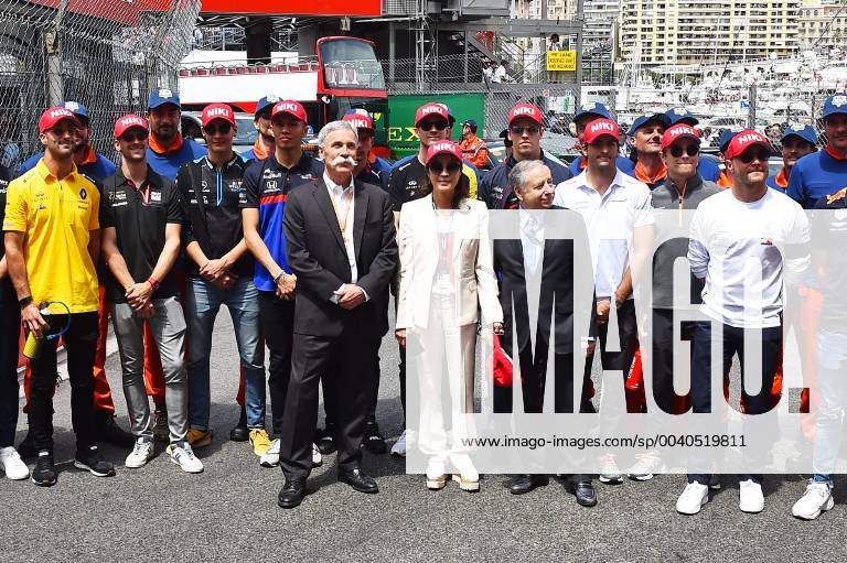 Formula 1 FIA, 2019 Monaco Grand Prix Race, v l Tribute to Niki Lauda, Formula 1 Driver with Niki Lauda Cap Monte Carlo eel-fotografie Eberhard Krieger