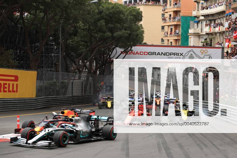 26th May 2019, Monte Carlo, Monaco; F1 Grand Prix of Monte Carlo, race day; Renault F1 Team, Daniel Ricciardo locks up into turn 1 ActionPlus12138142 Octane