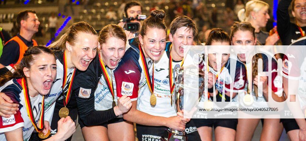Thueringer HC SG BBM Bietigheim Winner of the OLYMP FINAL4 DHB Cup 2019 here team with cup at the DHB Cup Olympics FINAL4 Thueringer HC SG BBM Bietigheim Stuttgart 26 05 19 Handball DHB Cup , Stuttgart Baden Wuerttemberg Germany Porsche Arena