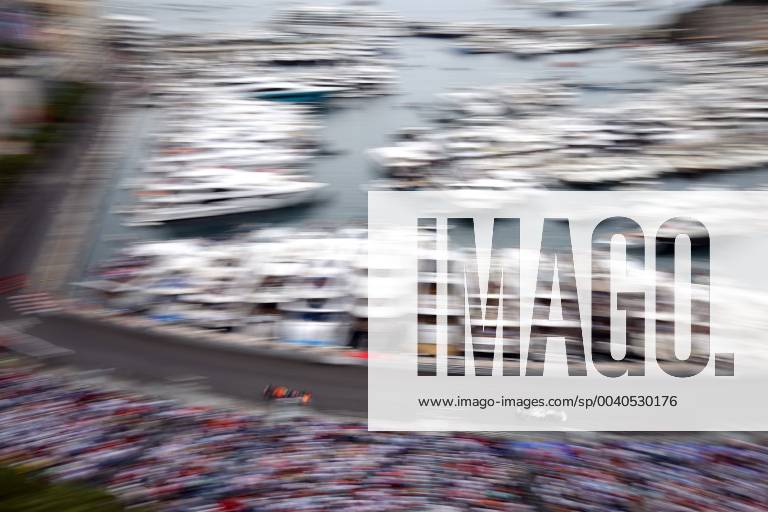 Photo4 LaPresse 26 05 2019 Monte Carlo, Monaco Grand Prix Formula One Monaco 2019 In the pic: Lewis Hamilton (GBR) Mercedes AMG F1 W10 and Max Verstappen (NED) Red Bull Racing RB15