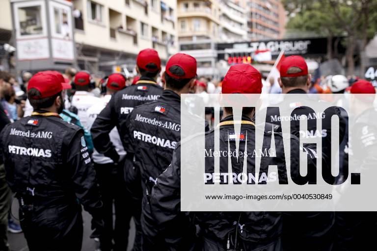Motorsports: FIA Formula One World Championship, WM, Weltmeisterschaft 2019, Grand Prix of Monaco, Mechanic of Mercedes AMG Petronas Motorsport pay tribute to Niki Lauda (22.02.1949 - 20.05.2019) Monte Carlo Monaco