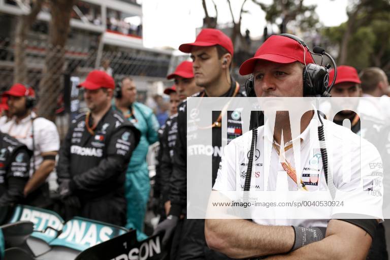 Motorsports: FIA Formula One World Championship, WM, Weltmeisterschaft 2019, Grand Prix of Monaco, Mechanic of Mercedes AMG Petronas Motorsport pay tribute to Niki Lauda (22.02.1949 - 20.05.2019) Monte Carlo Monaco
