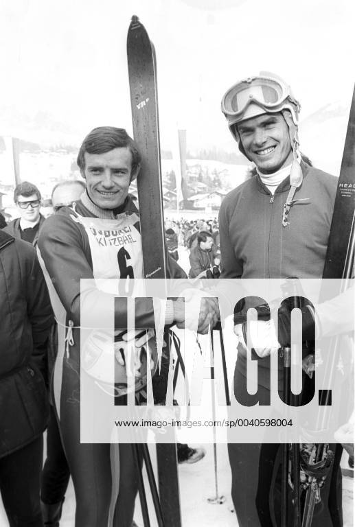Hahnenkammrennen in Kitzbühl 25 01 1967 From left Jean Claude Killy FRA , who took first place in the downhill and Franz Vogler Deut 2nd place in the downhill HM