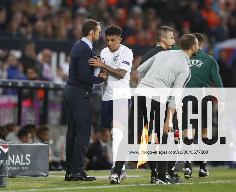 Gareth Southgate manager of England takes off Jadon Sancho of England during the UEFA Nations League match at D. Afonso Henriques Stadium, Guimaraes. Picture date: 6th June 2019. Picture credit should read: David Klein Sportimage . SPI-0093-0082