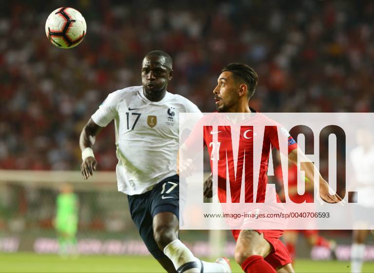 Fußball, EM Quali, Türkei - Frankreich Irfan Can Kahveci (R) of Turkey and Moussa Sissoko (L) of France during the Euro 2020 football qualification match between Turkey and France at the Buyuksehir Belediyesi stadium in Konya, on June 8, 2019.