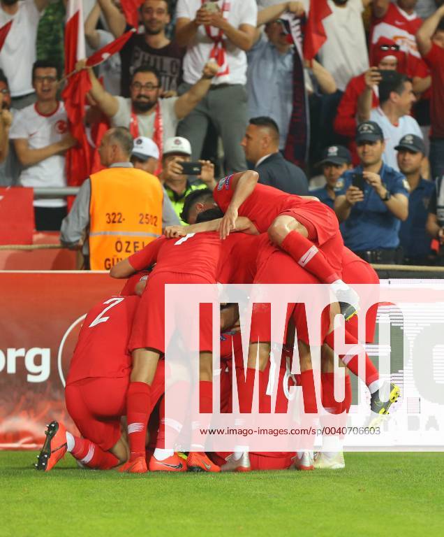 Fußball, EM Quali, Türkei - Frankreich Turkey players Burak Yilmaz , Kenan Karaman , Cengiz Under celebration for Kaan Ayhan s goal during the Euro 2020 football qualification match between Turkey and France at the Buyuksehir Belediyesi stadium in Konya, on June 8, 2019.