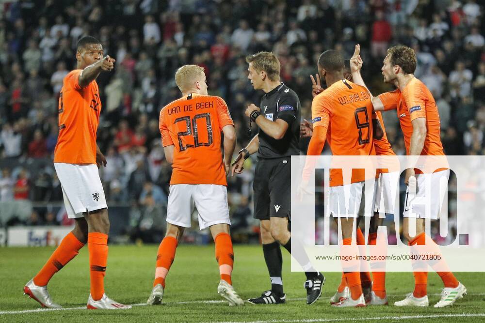 GUIMARAES, 06-06-2019, Estadio D. Afonso Henriques , UEFA Nations League Semi Final. Netherlands player Denzel Dumfries (L) arguing during the game Netherlands - England 3-1. Netherlands - England x3634872x