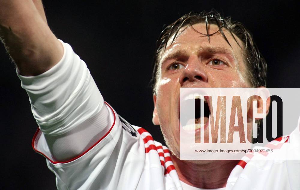 Tim Borowski (Bayern) - Torjubel - Fußball EC 1 Herren Champions League 2008 2009, FC Bayern München Einzelbild Florenz Freude, Begeisterung,