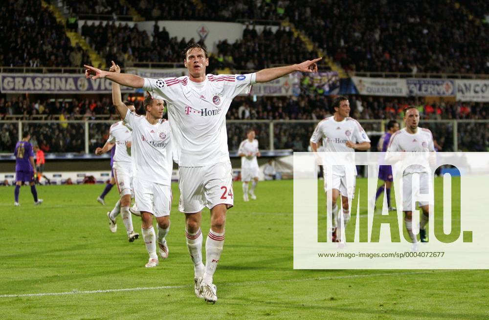 Tim Borowski (Bayern) - Torjubel Fußball EC 1 Herren Champions League 2008 2009, FC Bayern München Gruppe Florenz Freude,