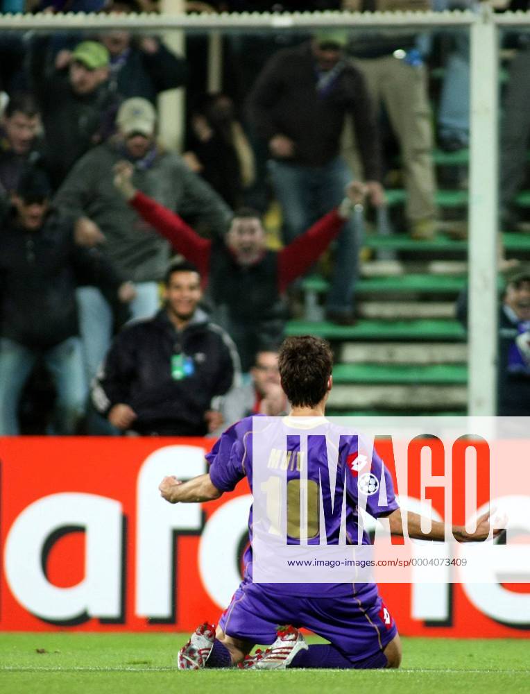 Adrian Mutu (AC Florenz) - Torjubel - Fußball EC 1 Herren Champions League 2008 2009, ACF Fiorentina Einzelbild Florenz Begeisterung, Freude,