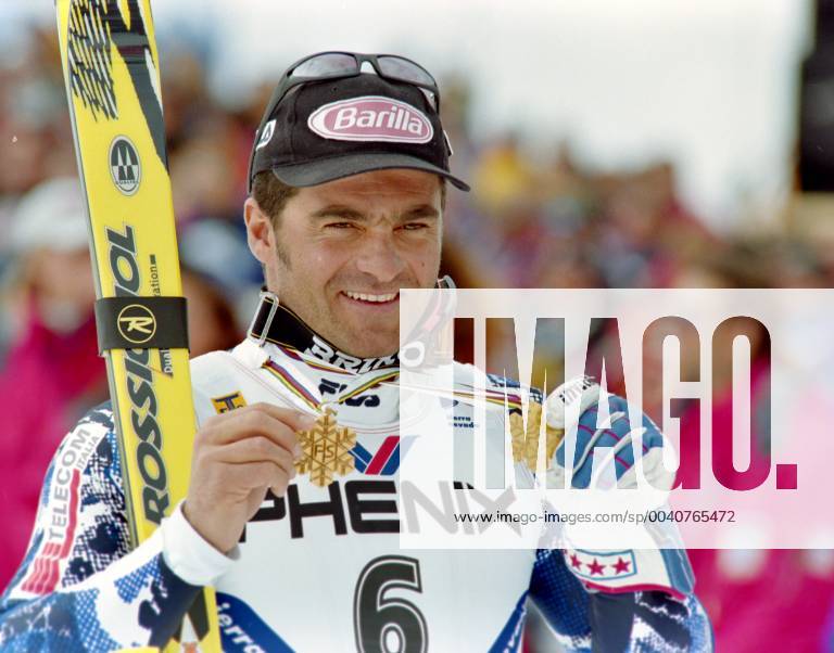 Ski World Championships 1996, Slalom Men Alberto TOMBA ITA SKI ALPIN SAISON 95 96 WM 1996 Sierra Nevada Slalom Men 25 02 1996 Alberto TOMBA ITA with his two gold medals for slalom and giant slalom Sierra Nevada Spain