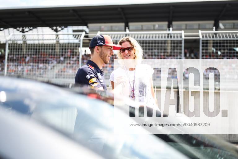 FORMULA 1 - GP of Austria 2019 SPIELBERG,AUSTRIA,27.JUN.19 - MOTORSPORTS, FORMULA 1 - Grand Prix of Austria, Red Bull Ring, preview. Image shows Pierre Gasly (FRA Red Bull Racing) and Vera Lischka (Krone). GEPAxpictures xDanielxGoetzhaber