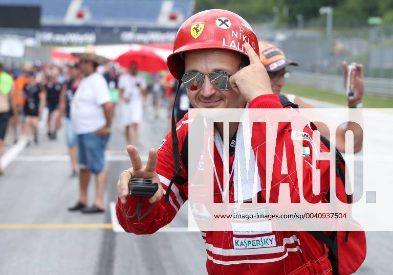 FORMULA 1 - GP of Austria 2019 SPIELBERG,AUSTRIA,27.JUN.19 - MOTORSPORTS, FORMULA 1 - Grand Prix of Austria, Red Bull Ring, preview. Image shows a fan. GEPAxpictures xHaraldxSteiner