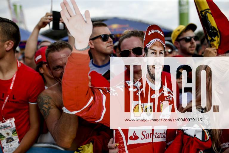 Motorsports: FIA Formula One World Championship, WM, Weltmeisterschaft 2019, Grand Prix of Austria, Fans of 5 Sebastian Vettel (GER, Scuderia Ferrari Mission Winnow), Spielberg Austria