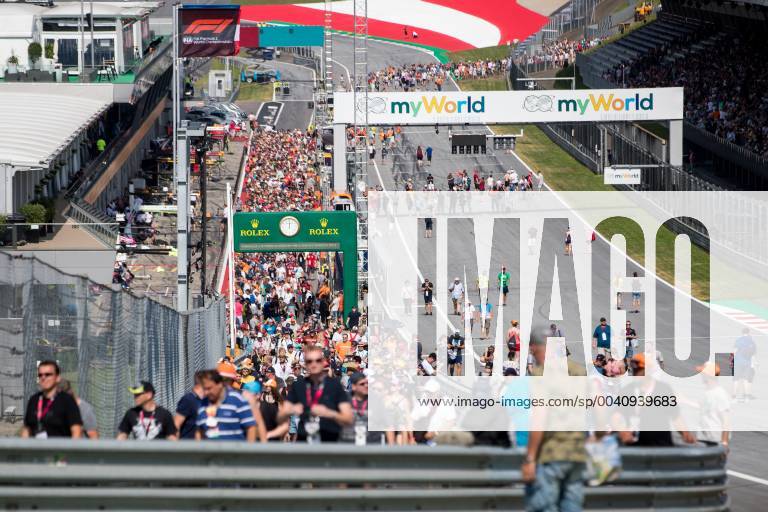 FORMULA 1 - GP of Austria 2019 SPIELBERG,AUSTRIA,27.JUN.19 - MOTORSPORTS, FORMULA 1 - Grand Prix of Austria, Red Bull Ring, preview. Image shows a pit lane walk. GEPAxpictures Klansek