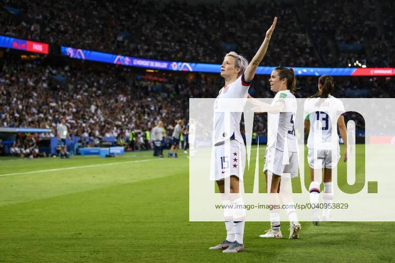 Football Womens World Cup Quarter Finals in France, France USA, v l Goal celebration, Goal celebration, celebrate the goal to 0 2 by Megan Rapinoe National Team USA Paris