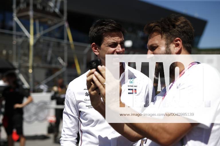 Motorsports: FIA Formula One World Championship, WM, Weltmeisterschaft 2019, Grand Prix of Austria, Toto Wolff (AUT, Mercedes AMG Petronas Motorsport), Paul Ripke (GER) Spielberg Austria