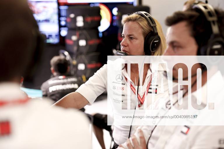 Motorsports: FIA Formula One World Championship, WM, Weltmeisterschaft 2019, Grand Prix of Austria, Britta Seeger (GER, Member of the Board of Management of Daimler AG), Toto Wolff (AUT, Mercedes AMG Petronas Motorsport), Spielberg Austria