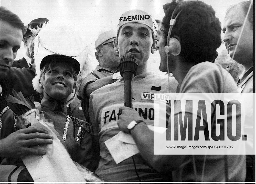 FRANCE --197O-- TOUR DE FRANCE 197O. EDDY MERCKX SEEN INTERVIEWED. .JEP WST . x251568x x84984448stx