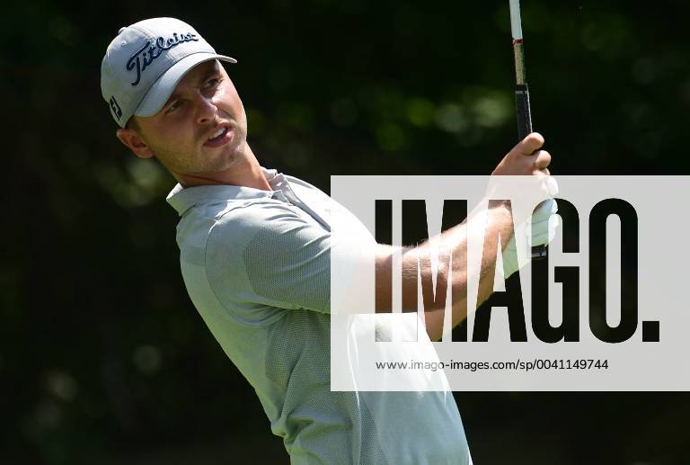 SILVIS, IL - JULY 13: Adam Svensson watches his ball after hitting his tee shot on the 2 hole during the third round of the John Deere Classic Golf Tournament at TPC Deere Run on July 13, 2019, at Silvis, IL. (Photo by Keith Gillett Icon Sportswire) GOLF: JUL 13 PGA, Golf Herren - John Deere Classic Icon1907013025