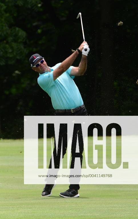 SILVIS, IL - JULY 13: Stewertt Cinc hits his approach shot on the 6 hole during the third round of the John Deere Classic Golf Tournament at TPC Deere Run on July 13, 2019, at Silvis, IL. (Photo by Keith Gillett Icon Sportswire) GOLF: JUL 13 PGA, Golf Herren - John Deere Classic Icon1907013049