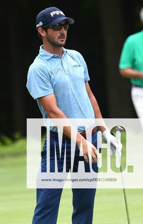 SILVIS, IL - JULY 13: Andrew Lowry follows the progress of his ball after hitting his approach shot on the 6 hole during the third round of the John Deere Classic Golf Tournament at TPC Deere Run on July 13, 2019, at Silvis, IL. (Photo by Keith Gillett Icon Sportswire) GOLF: JUL 13 PGA, Golf Herren - John Deere Classic Icon1907013084