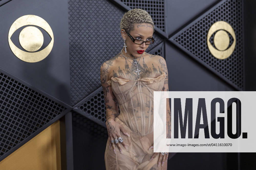Bilder des Jahres 2024, Entertainment 02 Februar Entertainment Bilder der Woche KW05 Doja Cat attends the 66th GRAMMY Awards at Crypto.com Arena on February 04, 2024 in Los Angeles, California. Armando Arorizo !ACHTUNG: NUR REDAKTIONELLE NUTZUNG!